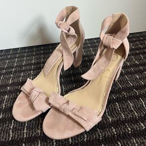 Bow Heels